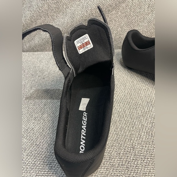 Black and Red Athletic Cycling Shoes with Velcro Straps main image 16